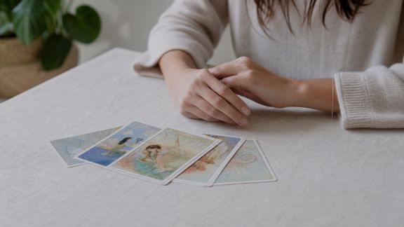 Méthodes éprouvées pour se connecter à l’énergie des cartes